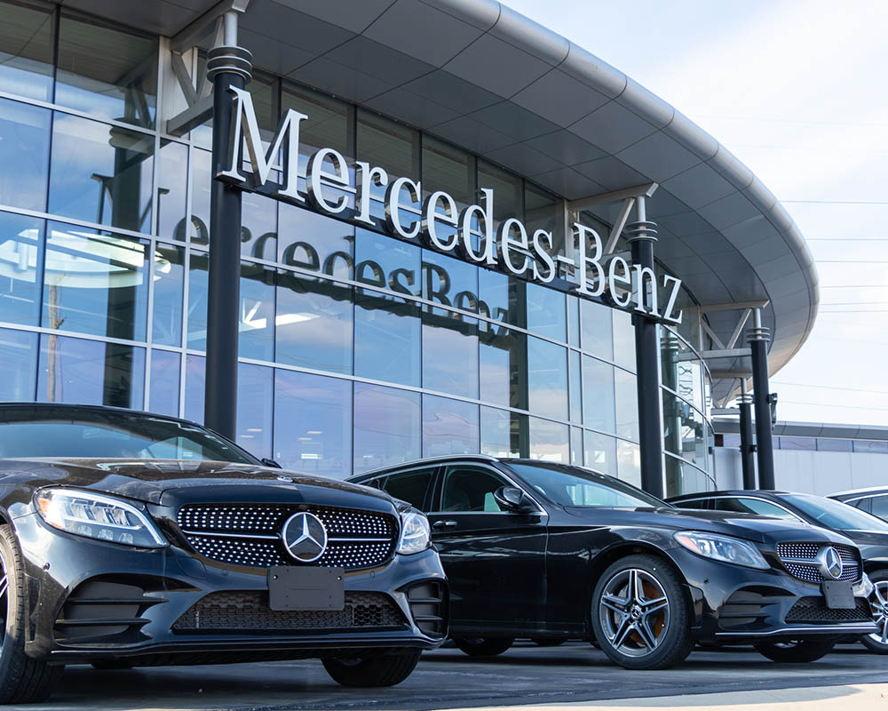 Mercedes-Benz C300 windshield replacement