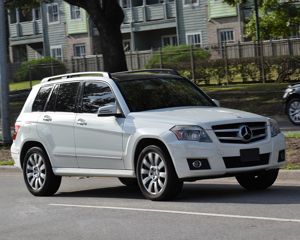 Mercedes-Benz auto glass repair