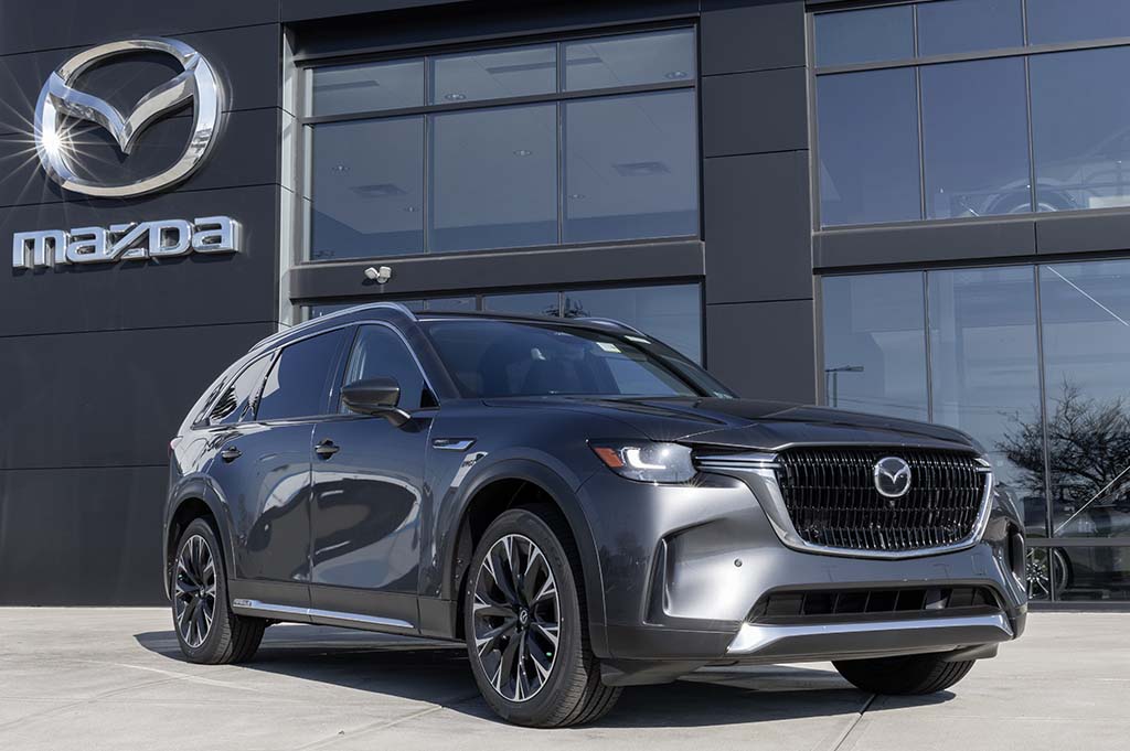 trusted Mazda windshield repair service in Hamilton