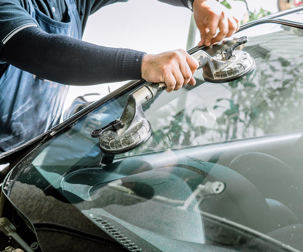 expert Hyundai windshield replacement